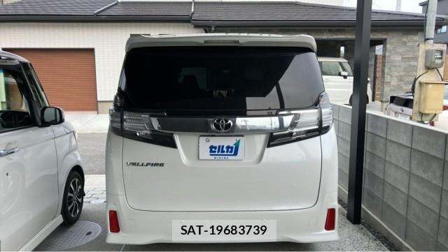 Toyota VELLFIRE 2016-03 8282378-1