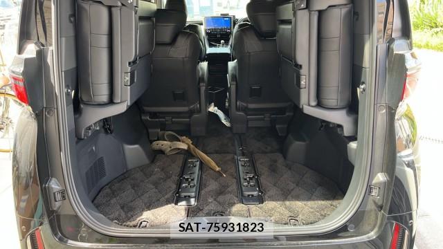 Toyota VELLFIRE 2025-09 8282419-17