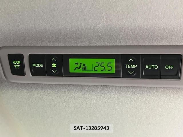 Toyota VELLFIRE 2014-06 8283027-6