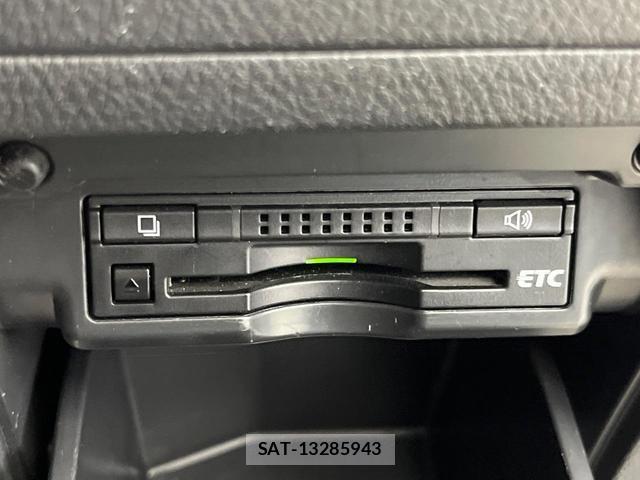 Toyota VELLFIRE 2014-06 8283027-7
