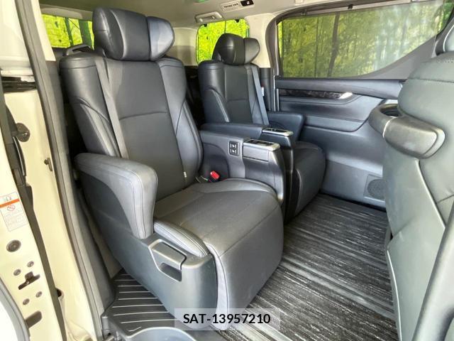 Toyota VELLFIRE 2019-09 8283034-9
