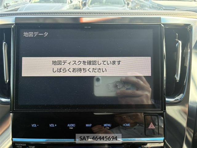 Toyota VELLFIRE 2019-03 8283405-1