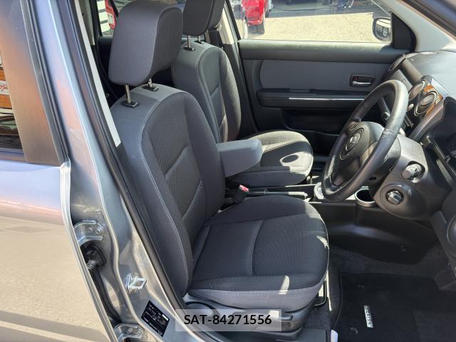 Mazda VERISA 2015-07 8280832-12