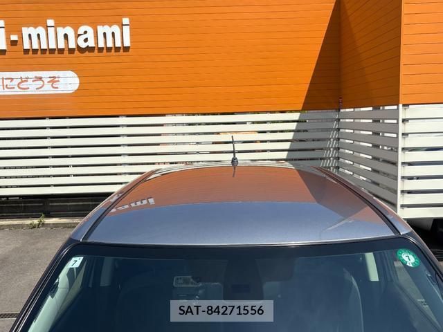 Mazda VERISA 2015-07 8280832-17