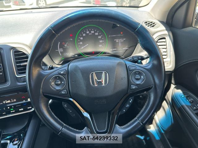 Honda VEZEL 2018-06 8277857-10