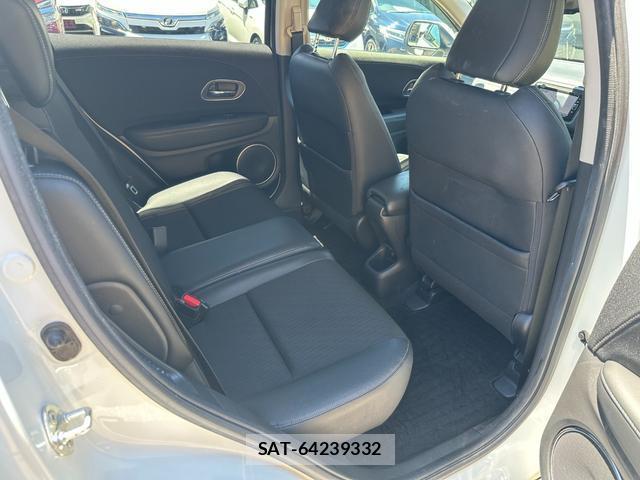 Honda VEZEL 2018-06 8277857-12