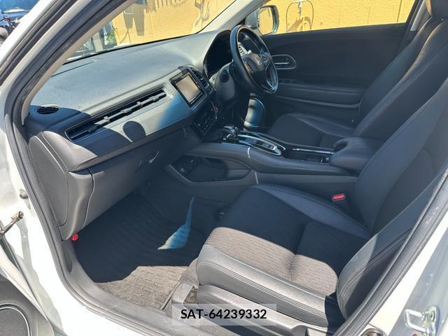 Honda VEZEL 2018-06 8277857-13