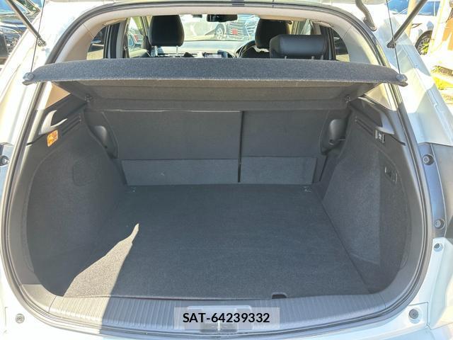 Honda VEZEL 2018-06 8277857-15