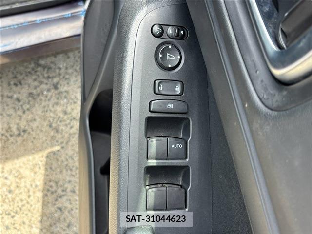 Honda VEZEL 2022-01 8278121-18