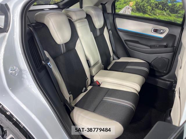 Honda VEZEL 2025-12 8279026-9