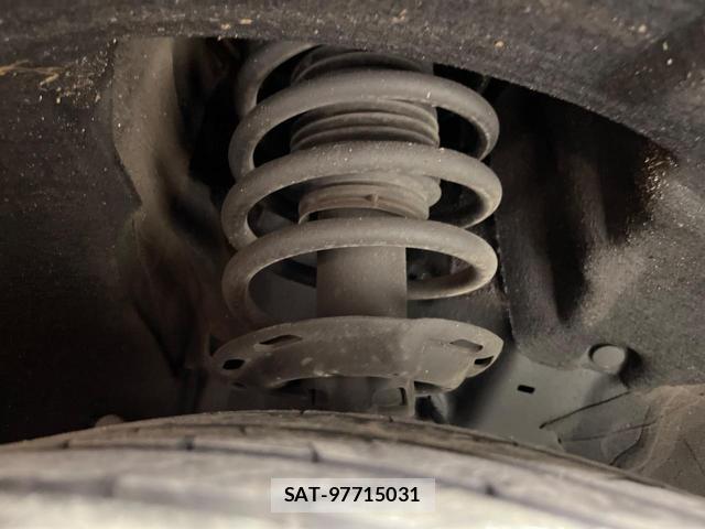 Honda VEZEL 2018-08 8280131-19