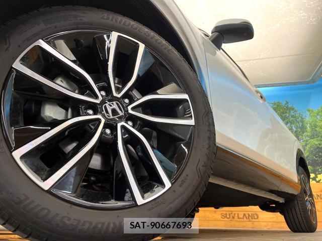 Honda VEZEL 2025-08 8280226-12
