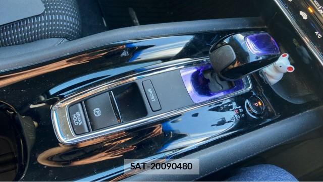 Honda VEZEL 2015-06 8280908-14