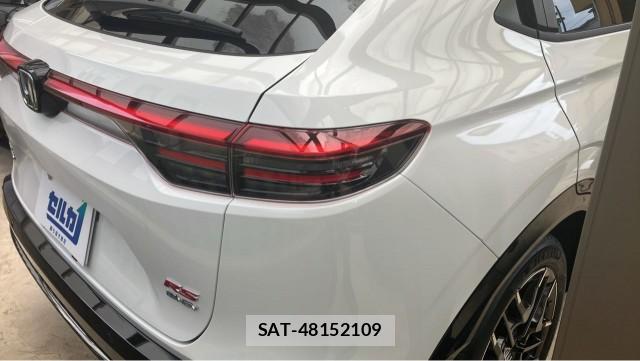 Honda VEZEL 2025-11 8281637-12