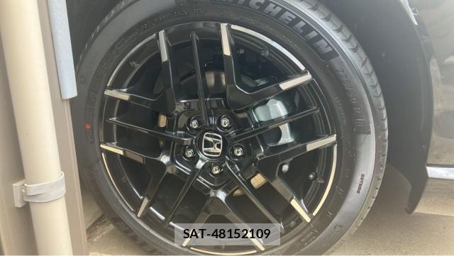 Honda VEZEL 2025-11 8281637-8