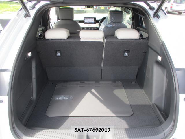 Honda VEZEL 2026-07 8283430-14