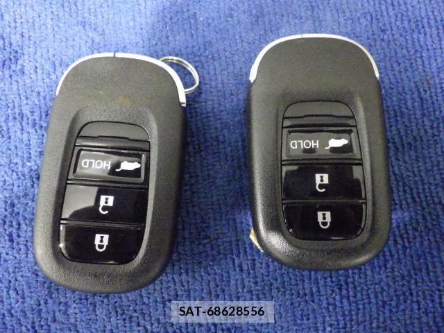 Honda VEZEL 2021-07 8284702-7