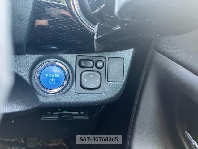 Toyota VITZ 2019-03 8277316-17