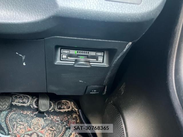 Toyota VITZ 2019-03 8277316-18