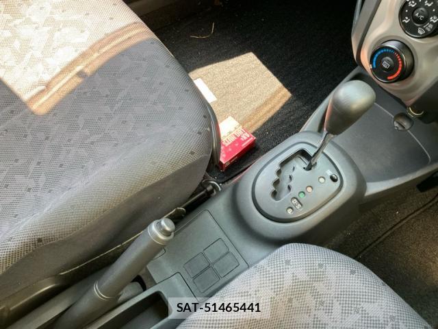 Toyota VITZ 2010-05 8277758-17