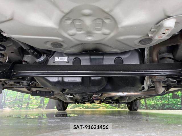 Toyota VITZ 2012-10 8219507-14