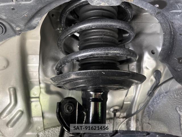 Toyota VITZ 2012-10 8219507-15
