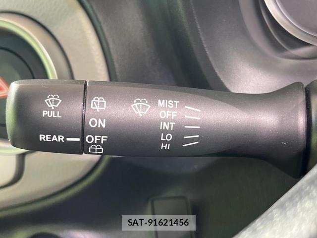 Toyota VITZ 2012-10 8219507-18