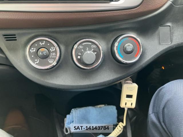 Toyota VITZ 2011-03 8279676-14