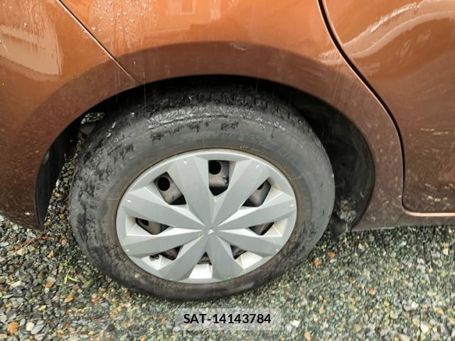 Toyota VITZ 2011-03 8279676-8