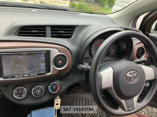Toyota VITZ 2011-03 8279676-9