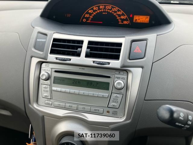 Toyota VITZ 2010-04 8279954-11