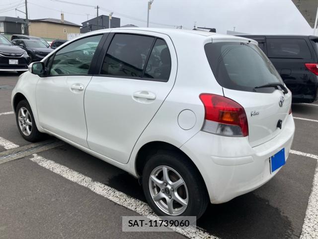 Toyota VITZ 2010-04 8279954-13