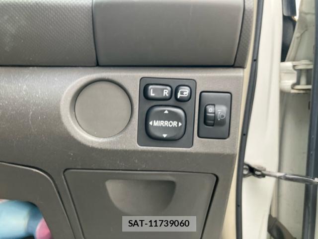 Toyota VITZ 2010-04 8279954-7