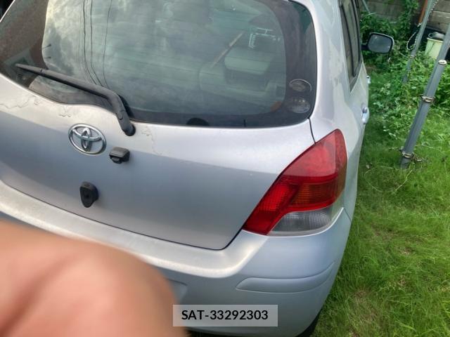 Toyota VITZ 2011-03 8280242-12