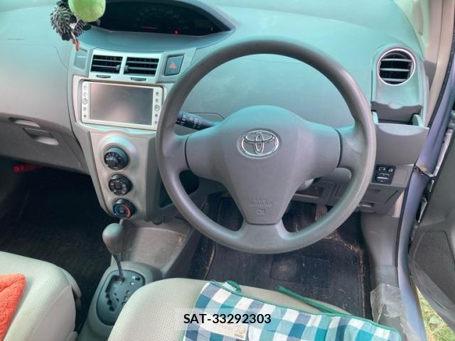 Toyota VITZ 2011-03 8280242-14