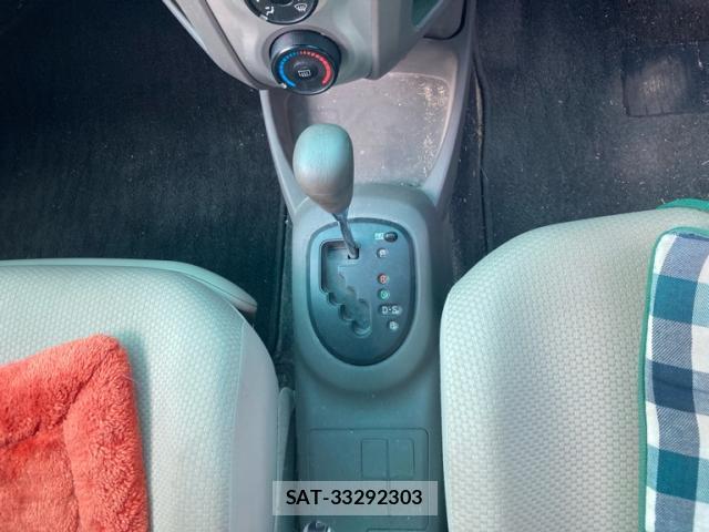 Toyota VITZ 2011-03 8280242-16