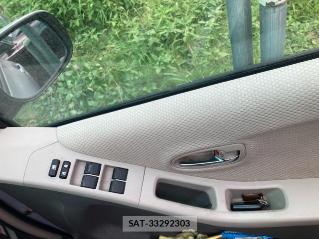 Toyota VITZ 2011-03 8280242-18