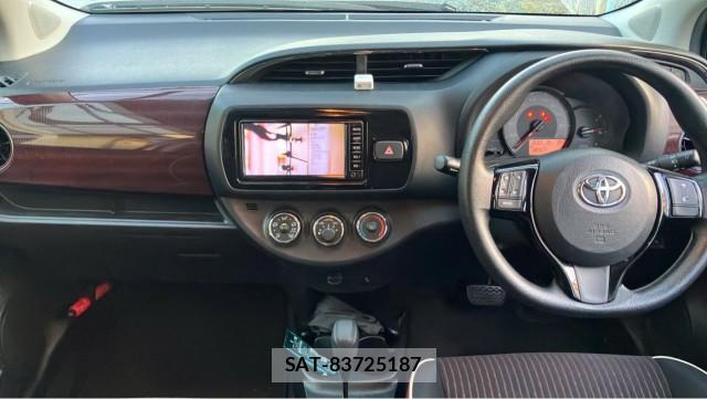 Toyota VITZ 2017-07 8280625-2