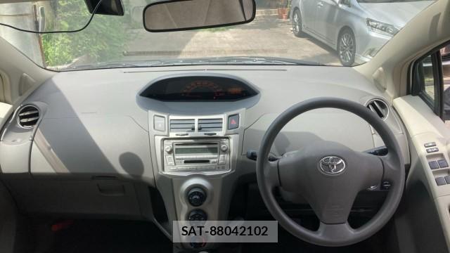 Toyota VITZ 2009-06 8280679-2