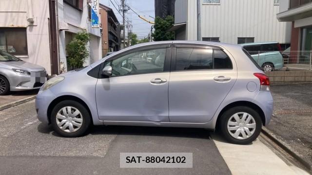 Toyota VITZ 2009-06 8280679-3