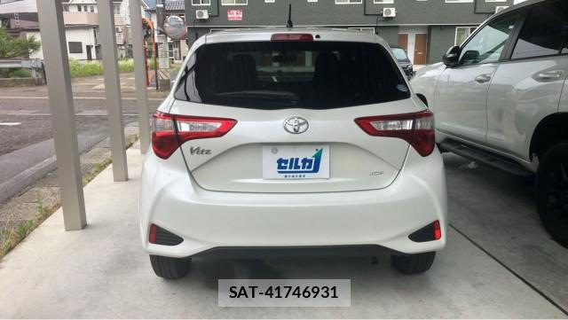 Toyota VITZ 2017-07 8281367-1