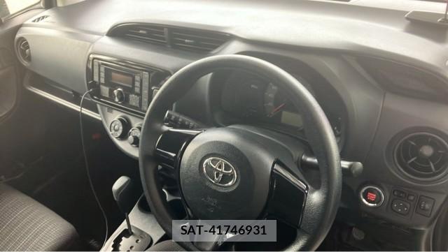 Toyota VITZ 2017-07 8281367-2