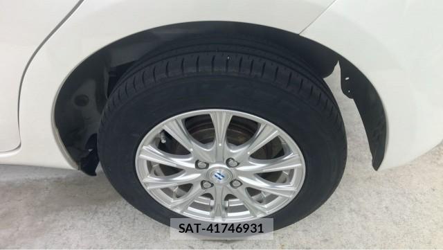 Toyota VITZ 2017-07 8281367-8