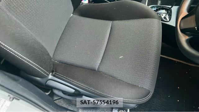 Toyota VITZ 2019-08 8282004-5