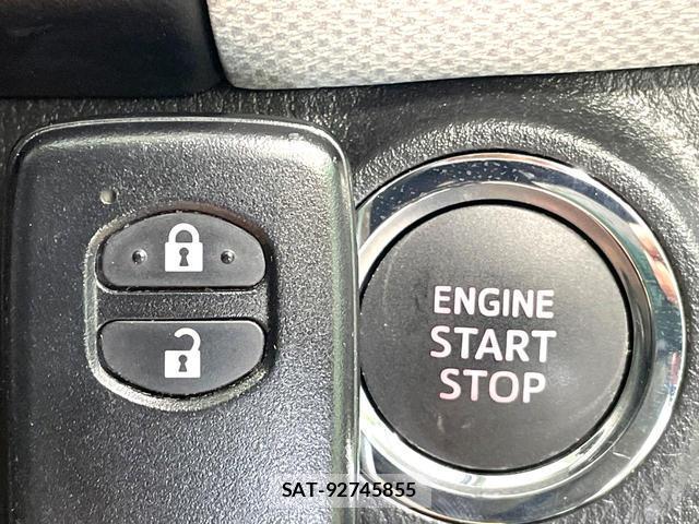 Toyota VITZ 2015-08 8283455-2