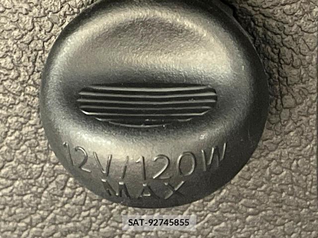Toyota VITZ 2015-08 8283455-6
