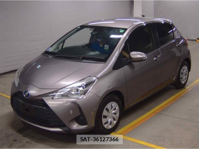 Toyota VITZ 2017-06 8283901-0