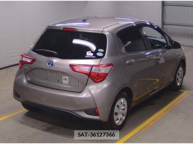 Toyota VITZ 2017-06 8283901-1