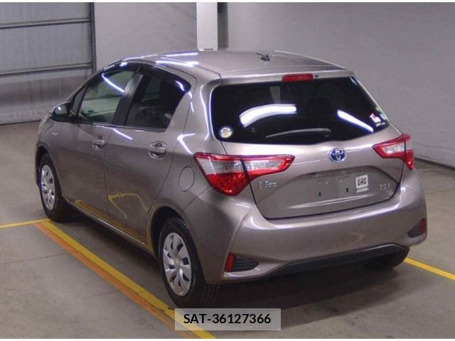 Toyota VITZ 2017-06 8283901-5