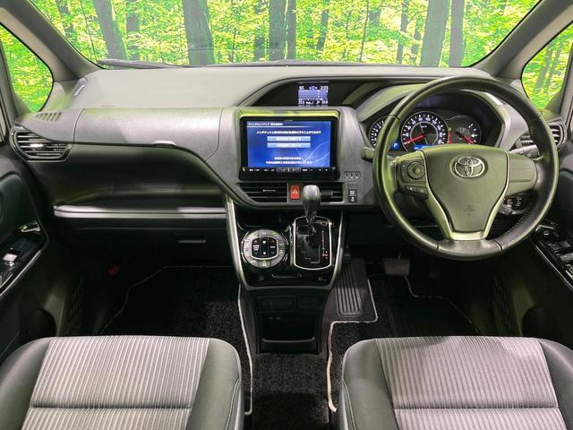 Toyota VOXY 2018-03 8276711-1
